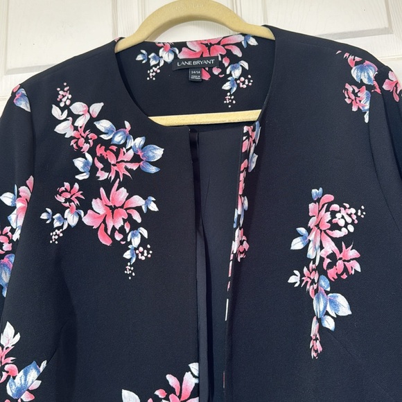 LANE BRYANT Black Floral Open Jacket Size 14 / 16 Bell Sleeves - Picture 3 of 6